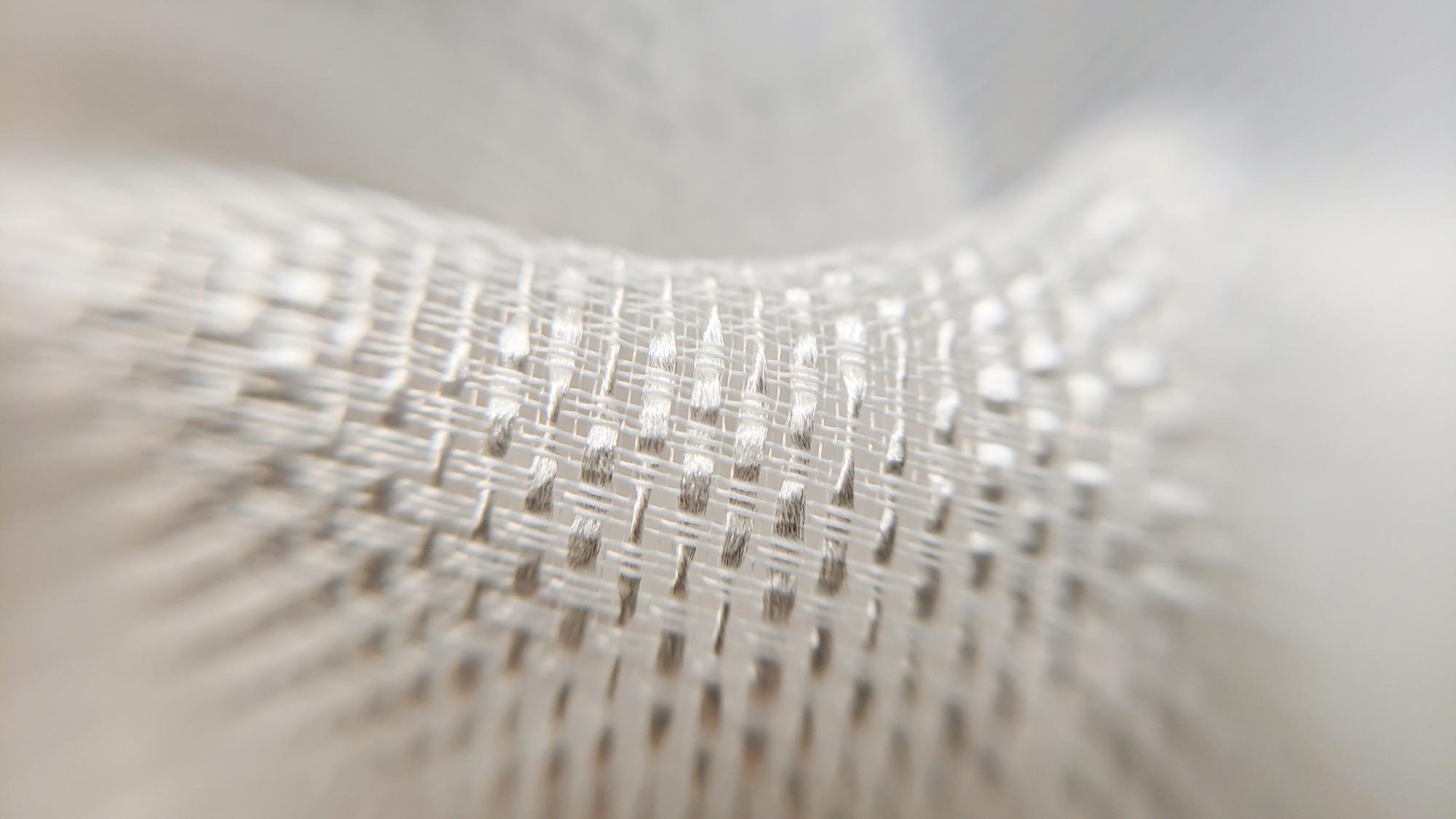 Haft geometryczny na materiałach technicznych